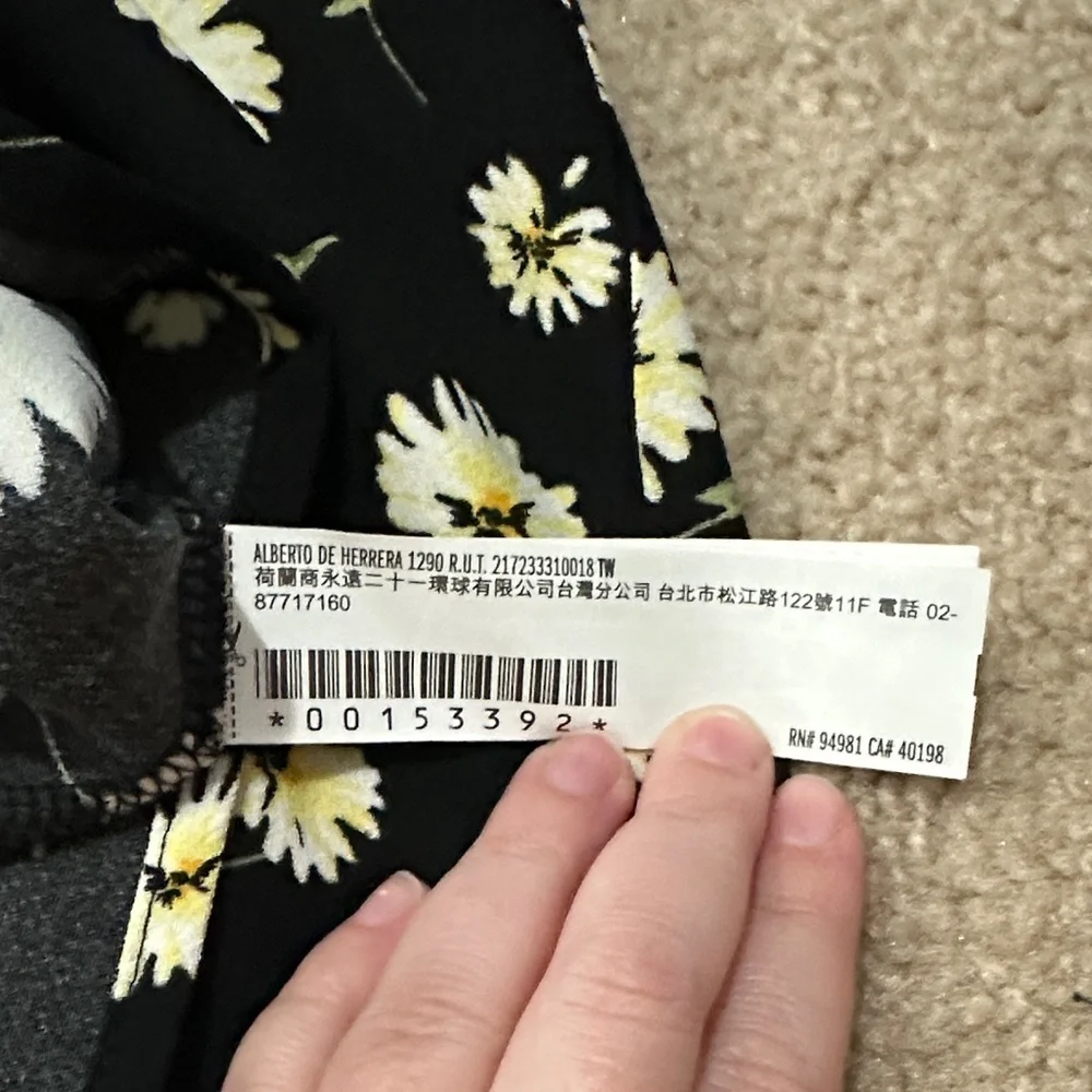 Forever 21 Black Skirt with White and Yellow Floral Pattern - Picture 6 of 10